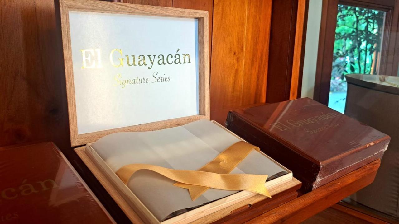 El Guayacan El Eden Luaran gambar